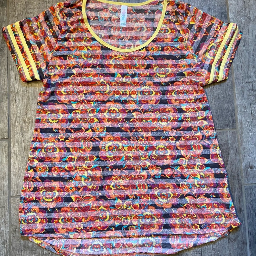 Lularoe top